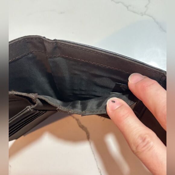 Tommy Hilfiger | 2011 Women’s Small Trifold Brown Wallet - Picture 7 of 15